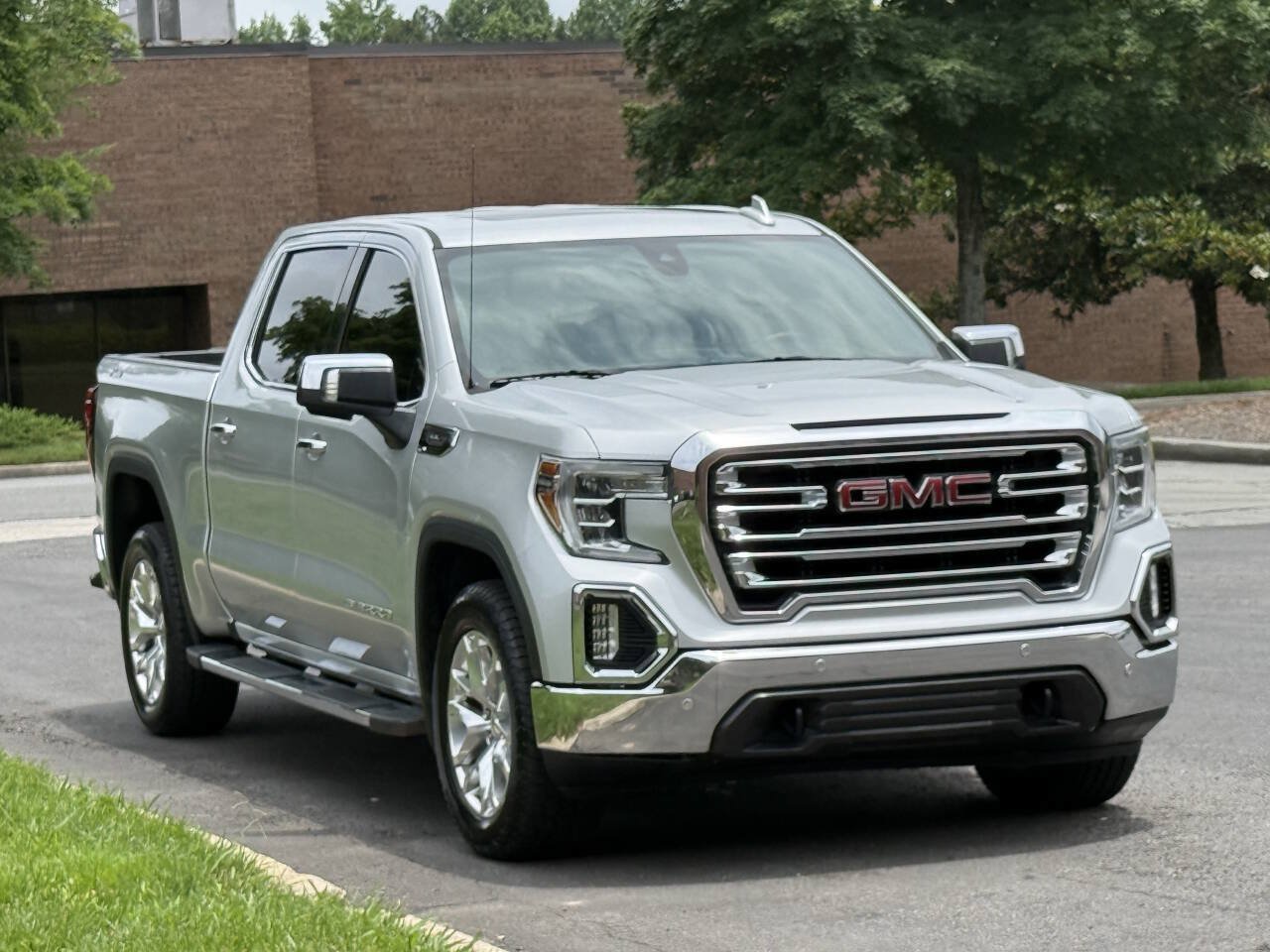 Used 2019 GMC Sierra 1500 SLT w/ SLT Premium Plus Package AWD/4WD image 3