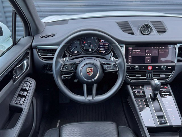 Certified 2026 Porsche Macan AWD/4WD image 19