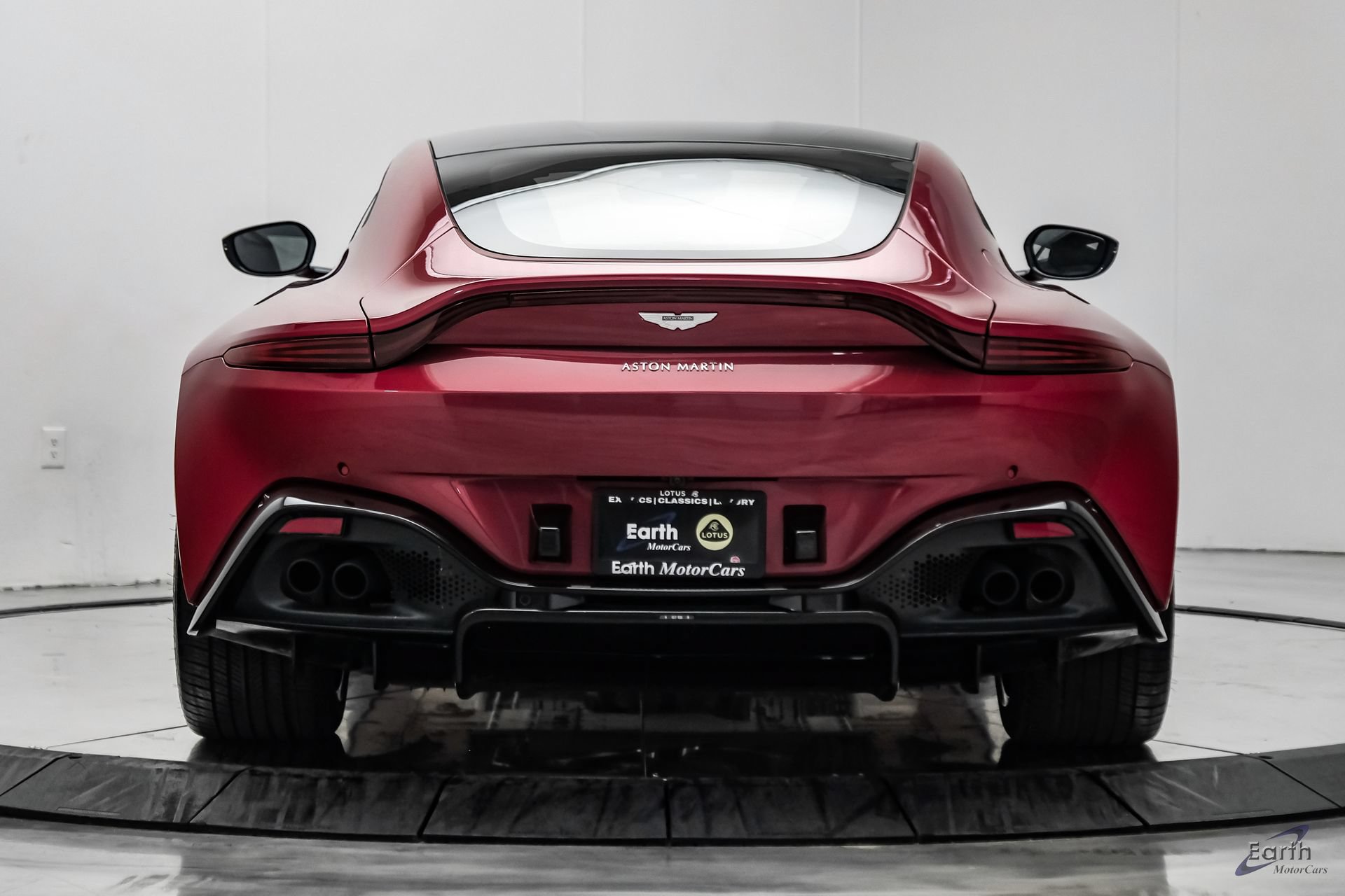 Used 2019 Aston Martin V8 Vantage Coupe RWD image 15