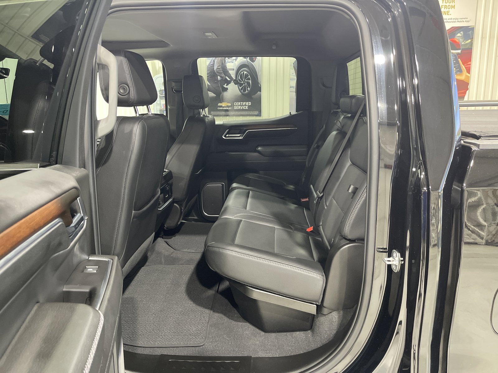 Used 2024 GMC Sierra 1500 Denali w/ Technology Package AWD/4WD image 12