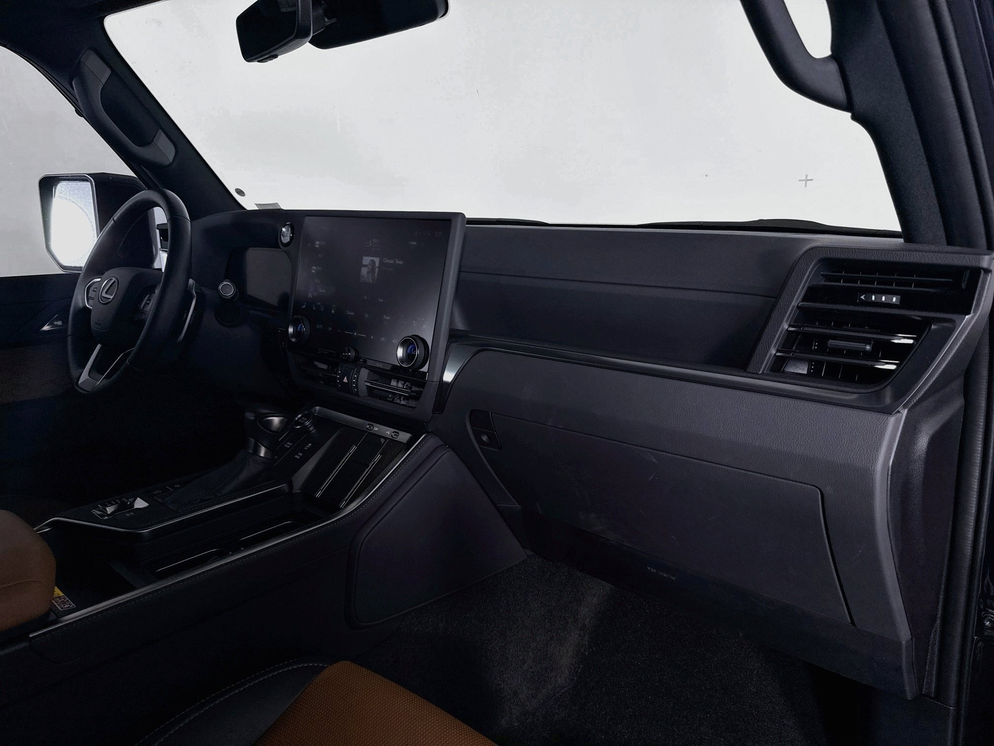 Used 2025 Lexus GX 550 w/ Accessory Package (31) AWD/4WD image 29