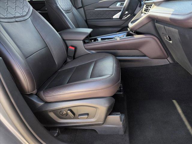 Used 2025 Ford Explorer Platinum w/ LUX Leather Package AWD/4WD image 23