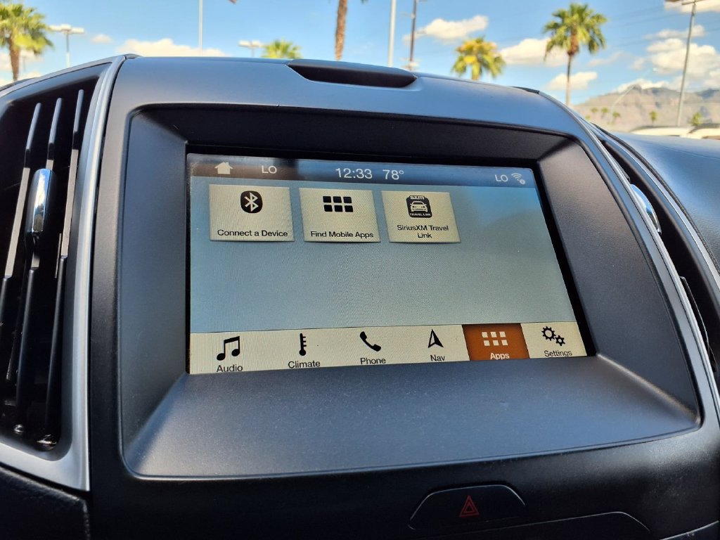 Used 2018 Ford Edge SEL w/ Equipment Group 201A FWD image 6