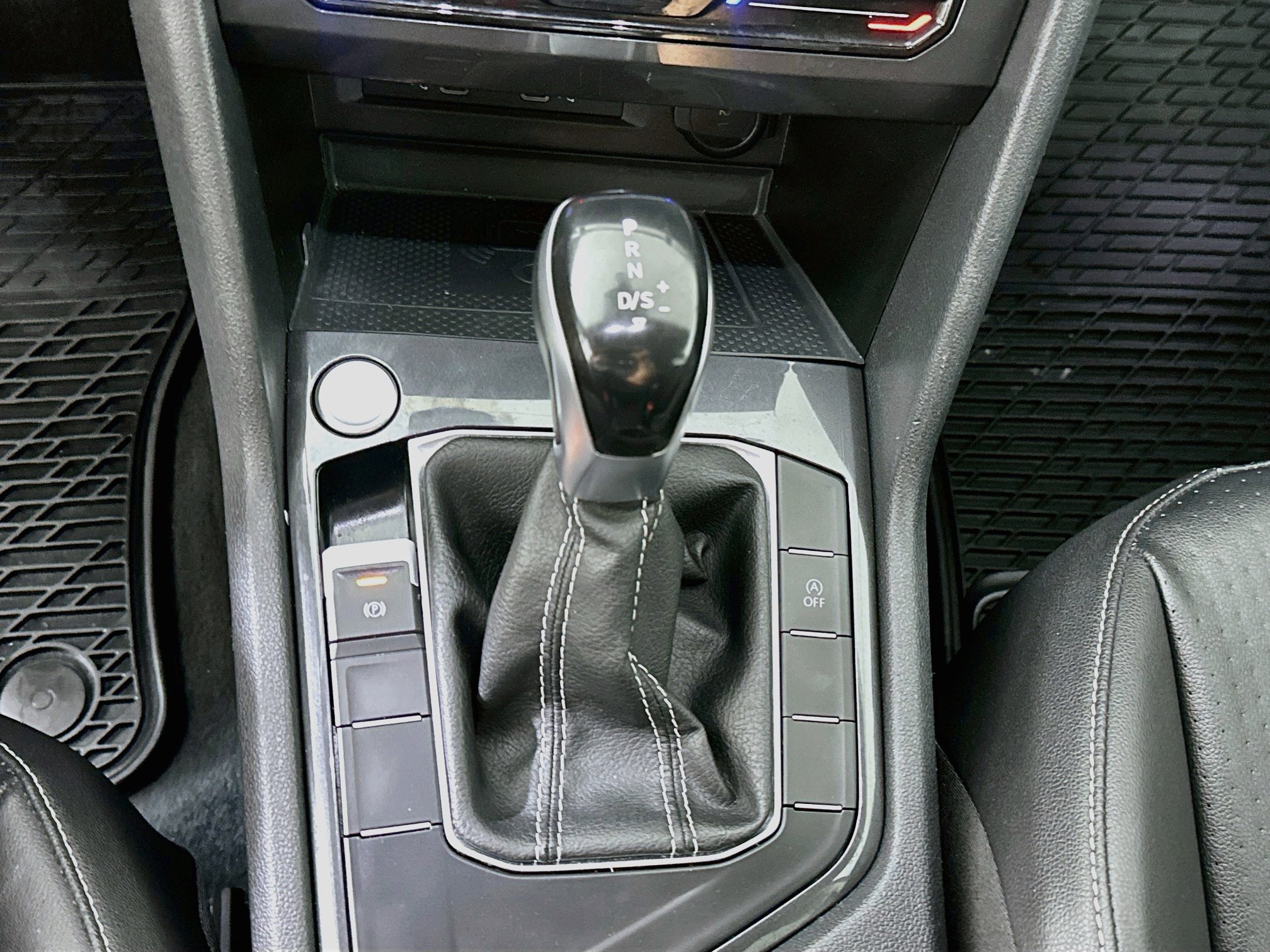 Used 2022 Volkswagen Tiguan SE FWD image 23