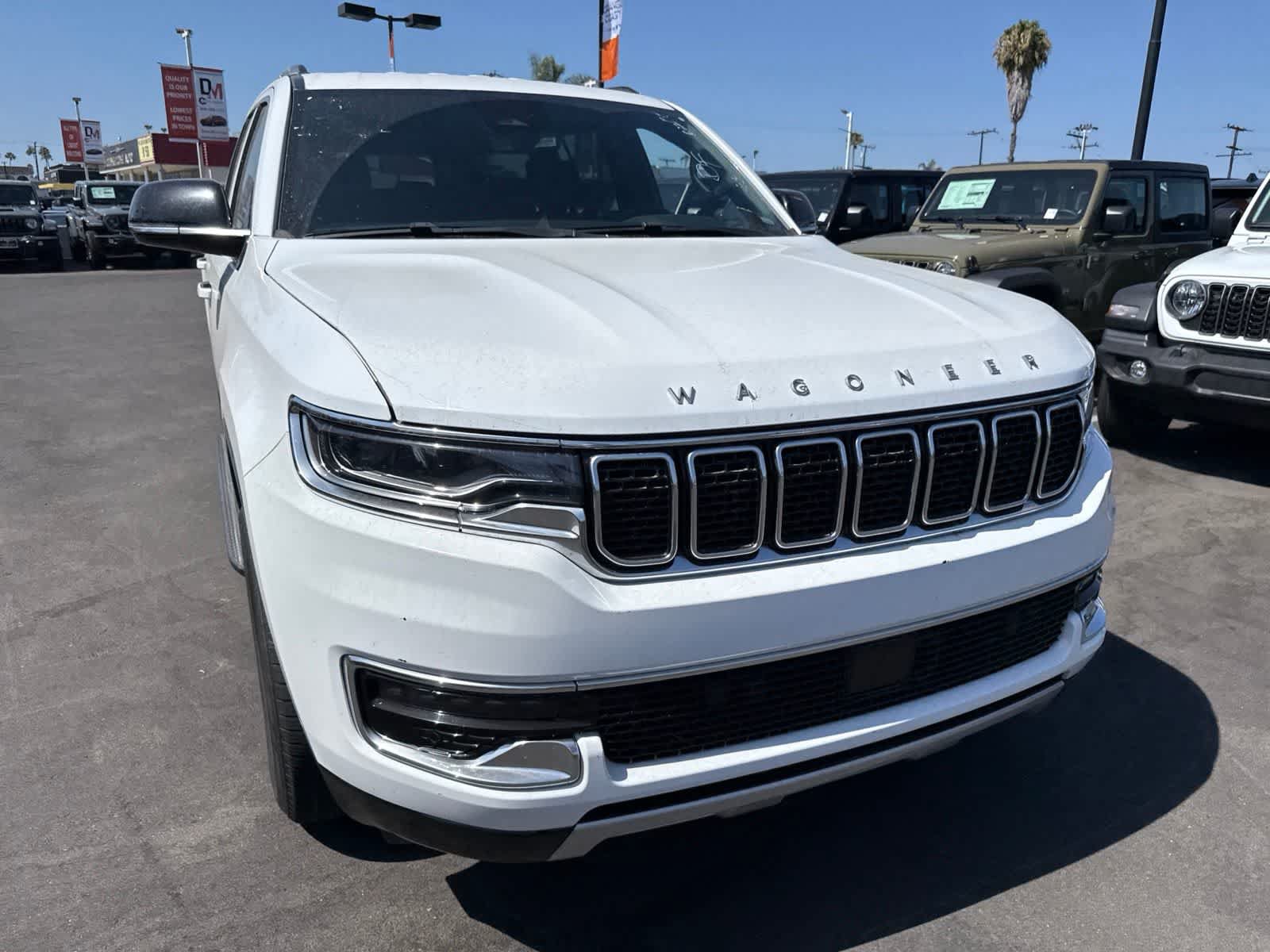 Used 2024 Jeep Wagoneer L Series II RWD image 7
