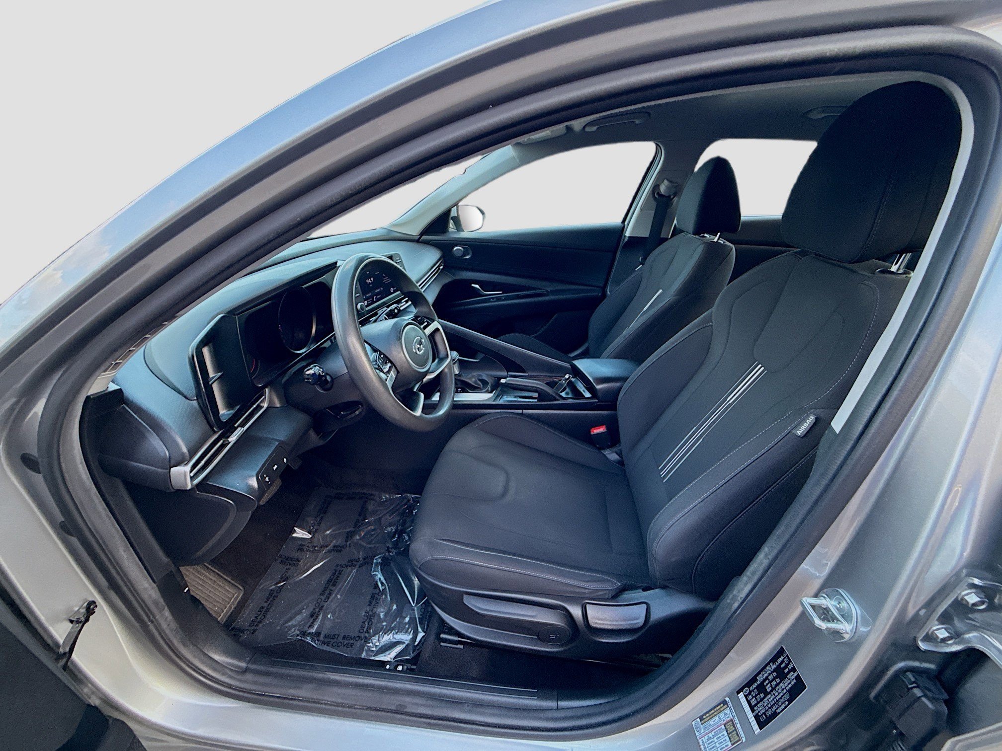 Used 2023 Hyundai Elantra SEL w/ Cargo Package image 14