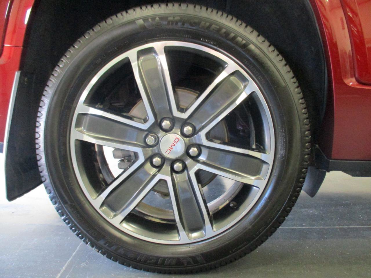 Used 2018 GMC Acadia Denali w/ Technology Package image 34