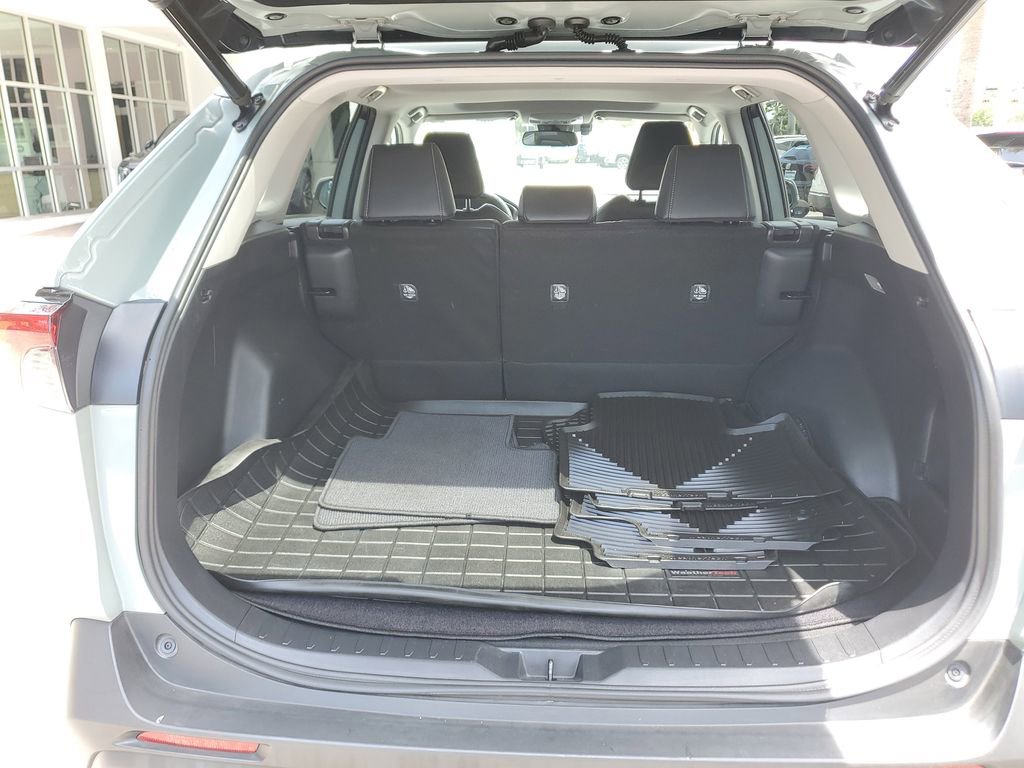 Used 2020 Toyota RAV4 XLE Premium AWD/4WD image 26