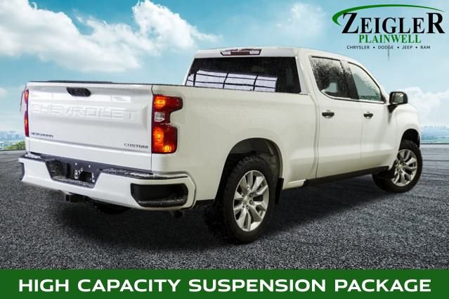 Used 2022 Chevrolet Silverado 1500 Custom image 3