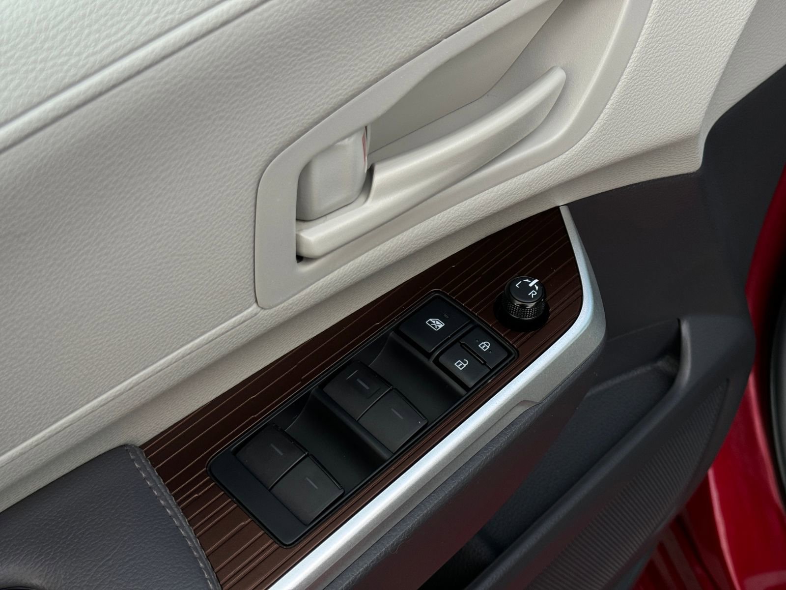 Used 2022 Toyota Sienna LE image 13