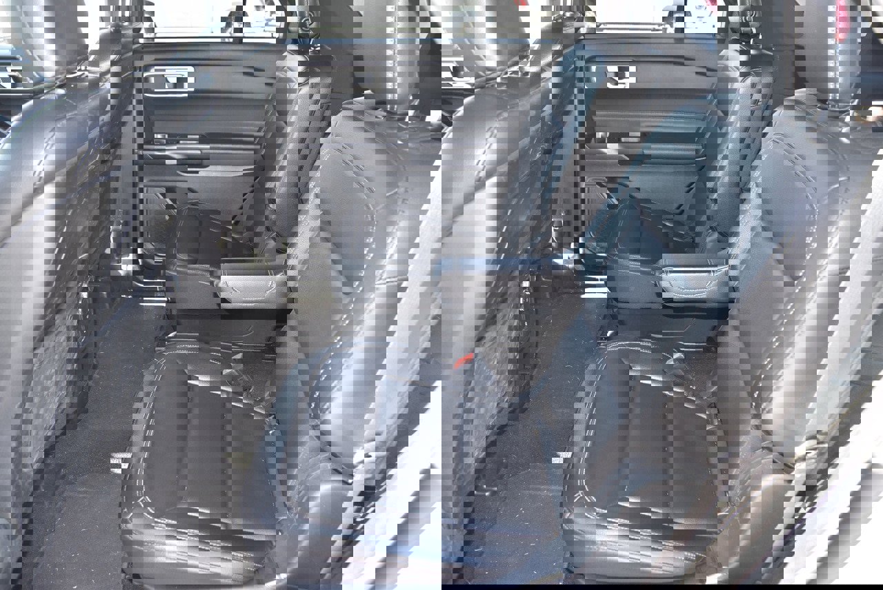 Used 2020 Ford Explorer XLT w/ Equipment Group 202A image 12