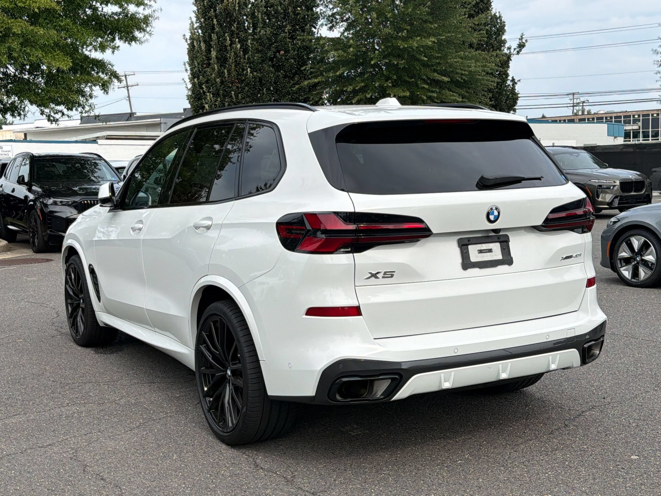 Certified 2025 BMW X5 xDrive40i w/ Executive Package AWD/4WD image 3