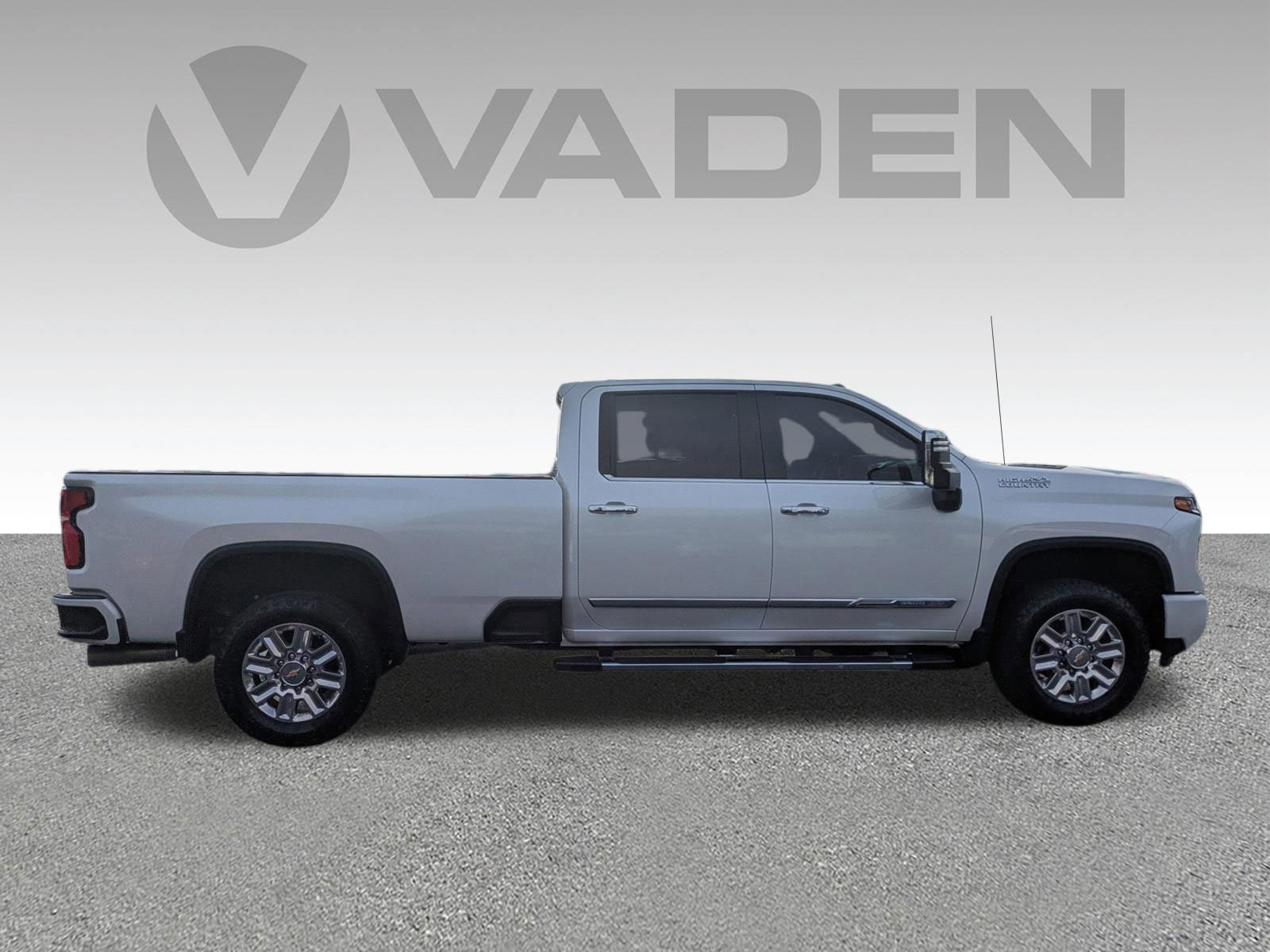 Used 2025 Chevrolet Silverado 3500 High Country w/ Technology Package image 23