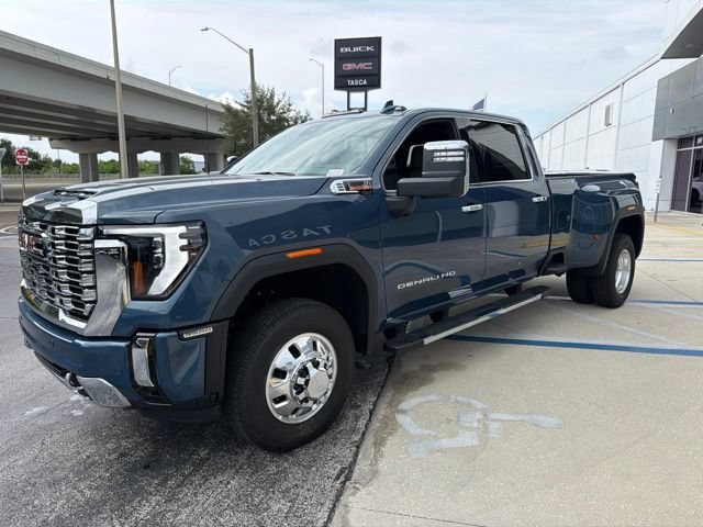 New 2026 GMC Sierra 3500 Denali w/ Denali Reserve Package AWD/4WD image 3