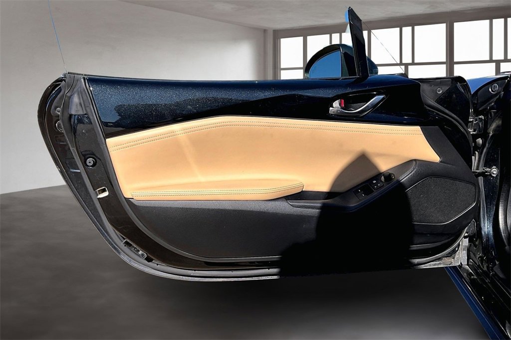 Used 2016 MAZDA MX-5 Miata Grand Touring image 18