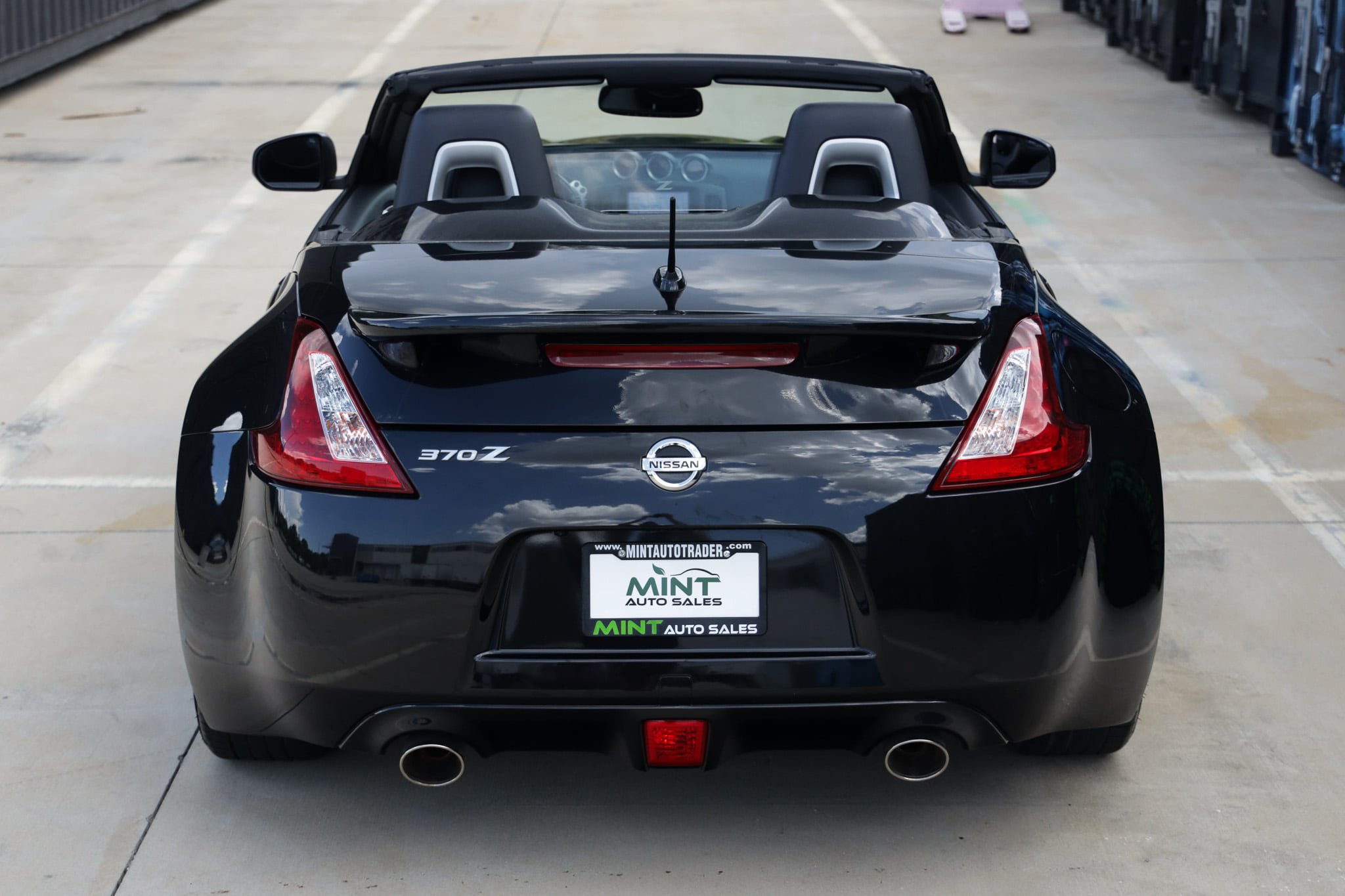 Used 2019 Nissan 370Z Touring RWD image 11