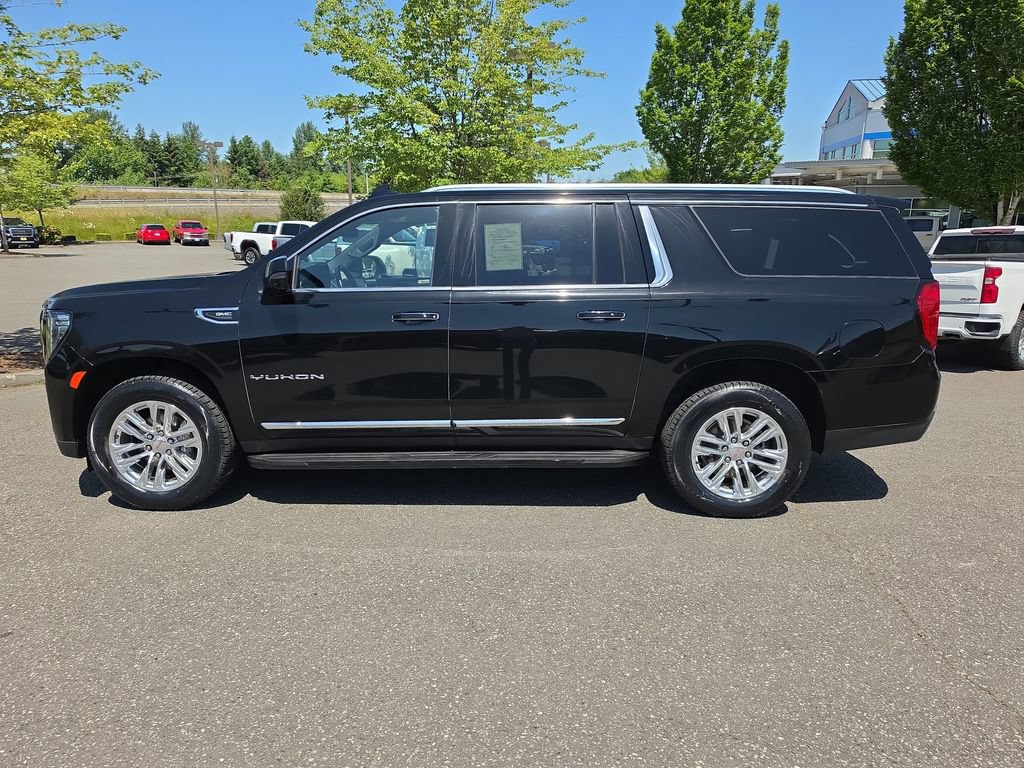 Certified 2024 GMC Yukon XL SLT w/ SLT Luxury Package AWD/4WD image 3