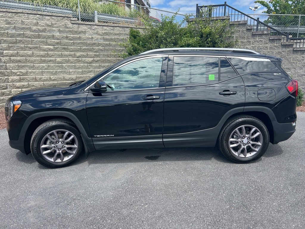 Used 2022 GMC Terrain SLT image 28