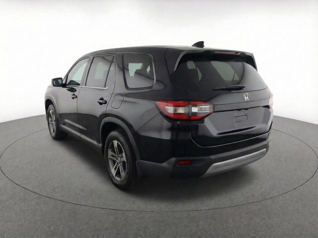 Used 2025 Honda Pilot EX-L image 5