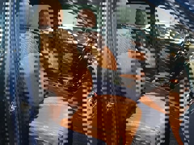 Used 2017 Bentley Bentayga image 7