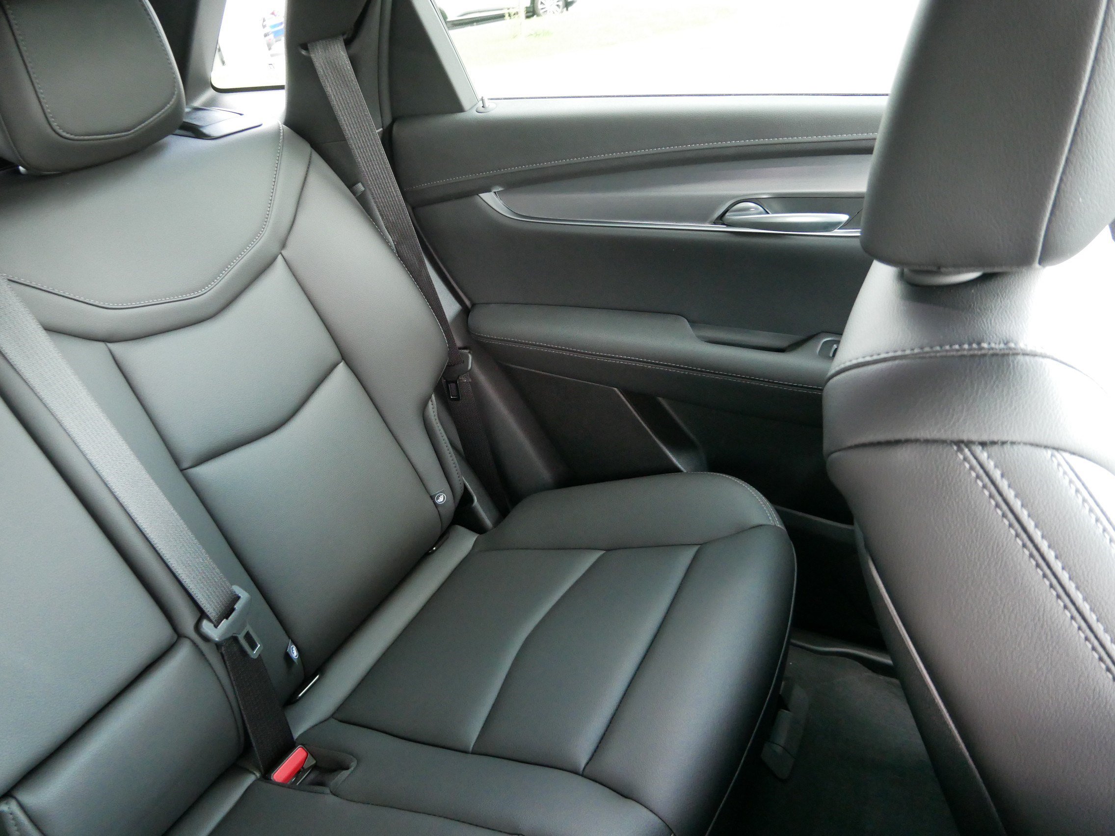 Used 2026 Cadillac XT5 Luxury w/ LPO, Floor Liner Package AWD/4WD image 12