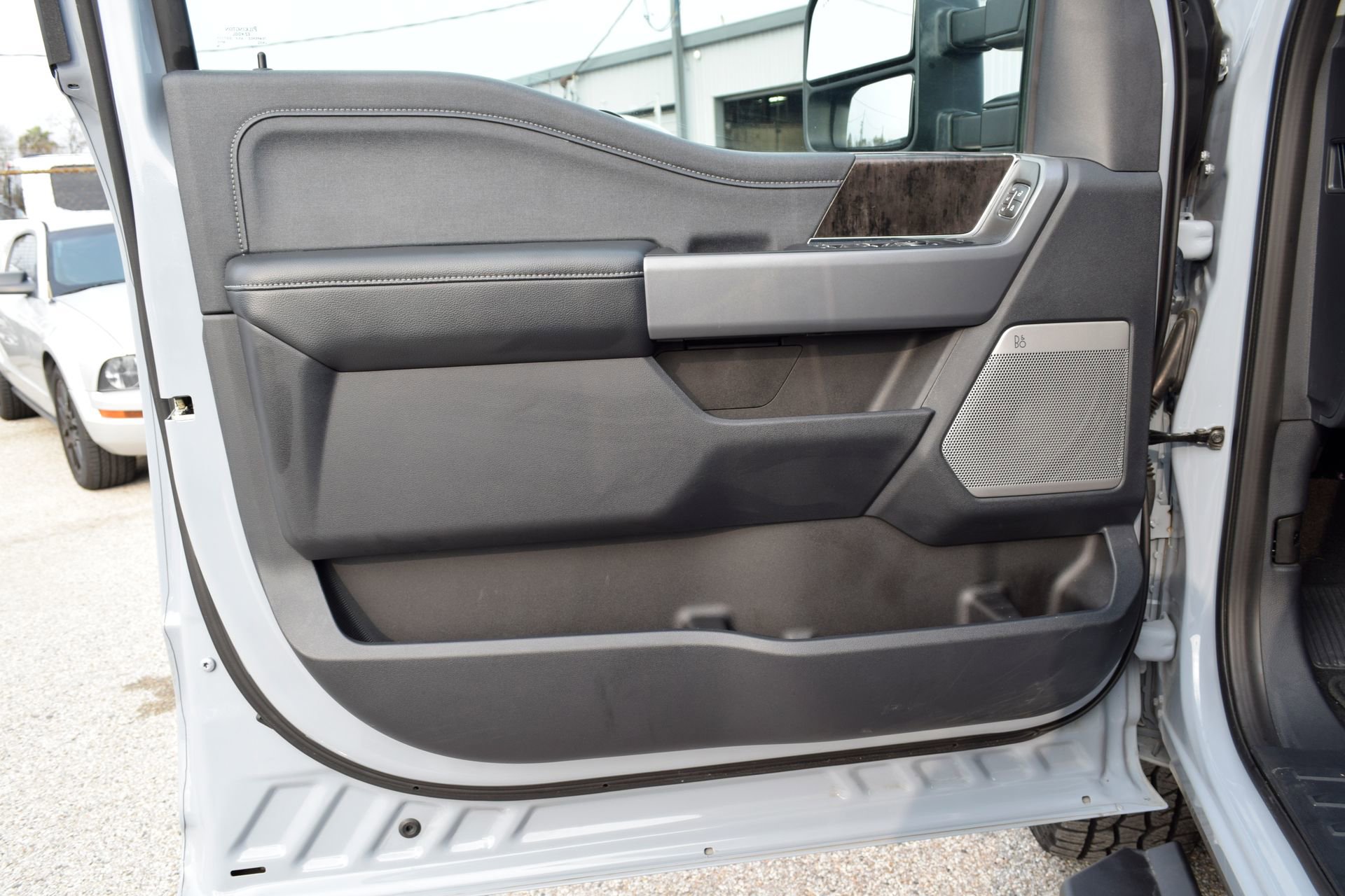 Used 2024 Ford F250 Lariat w/ Black Appearance Package image 19