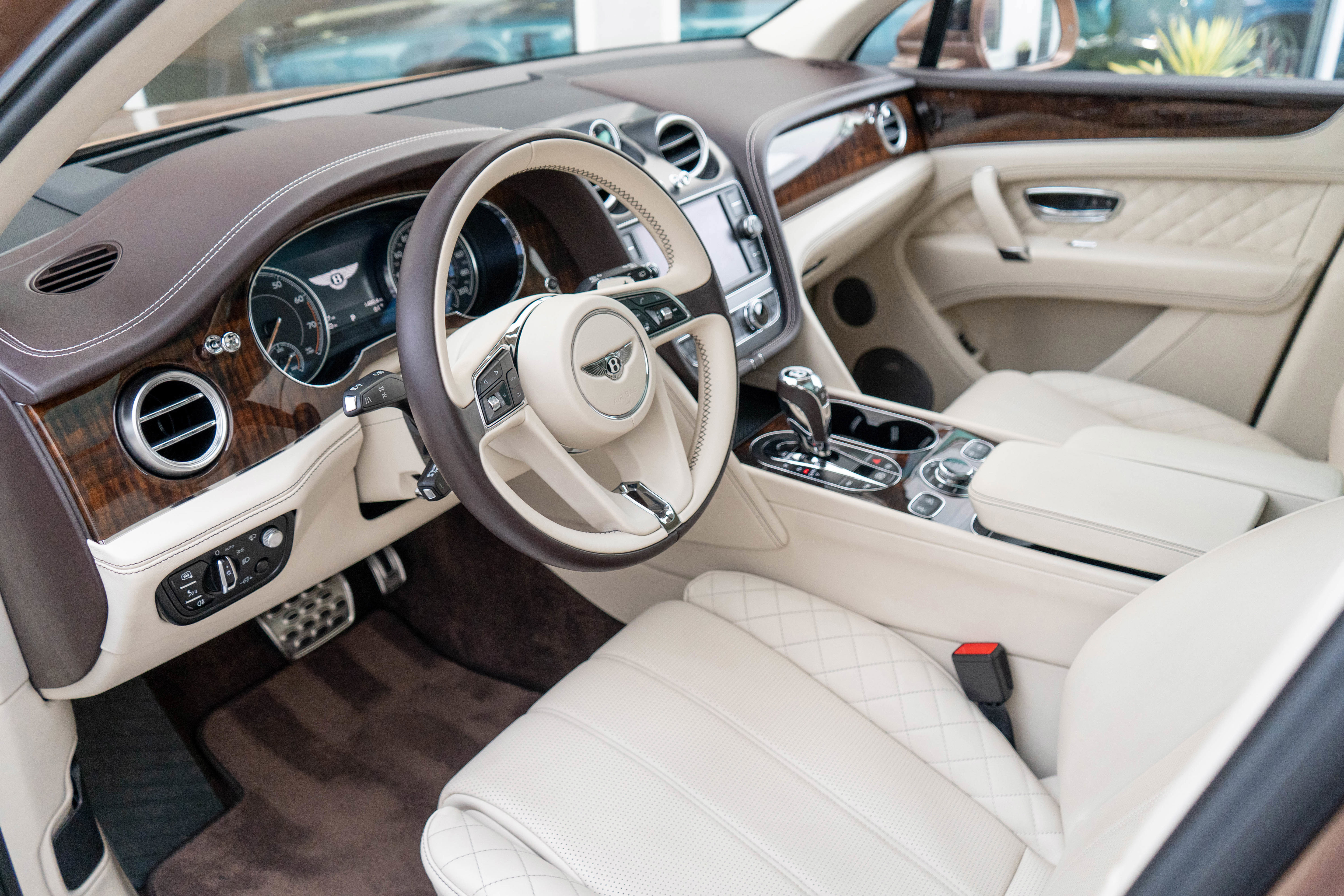 Used 2017 Bentley Bentayga image 8