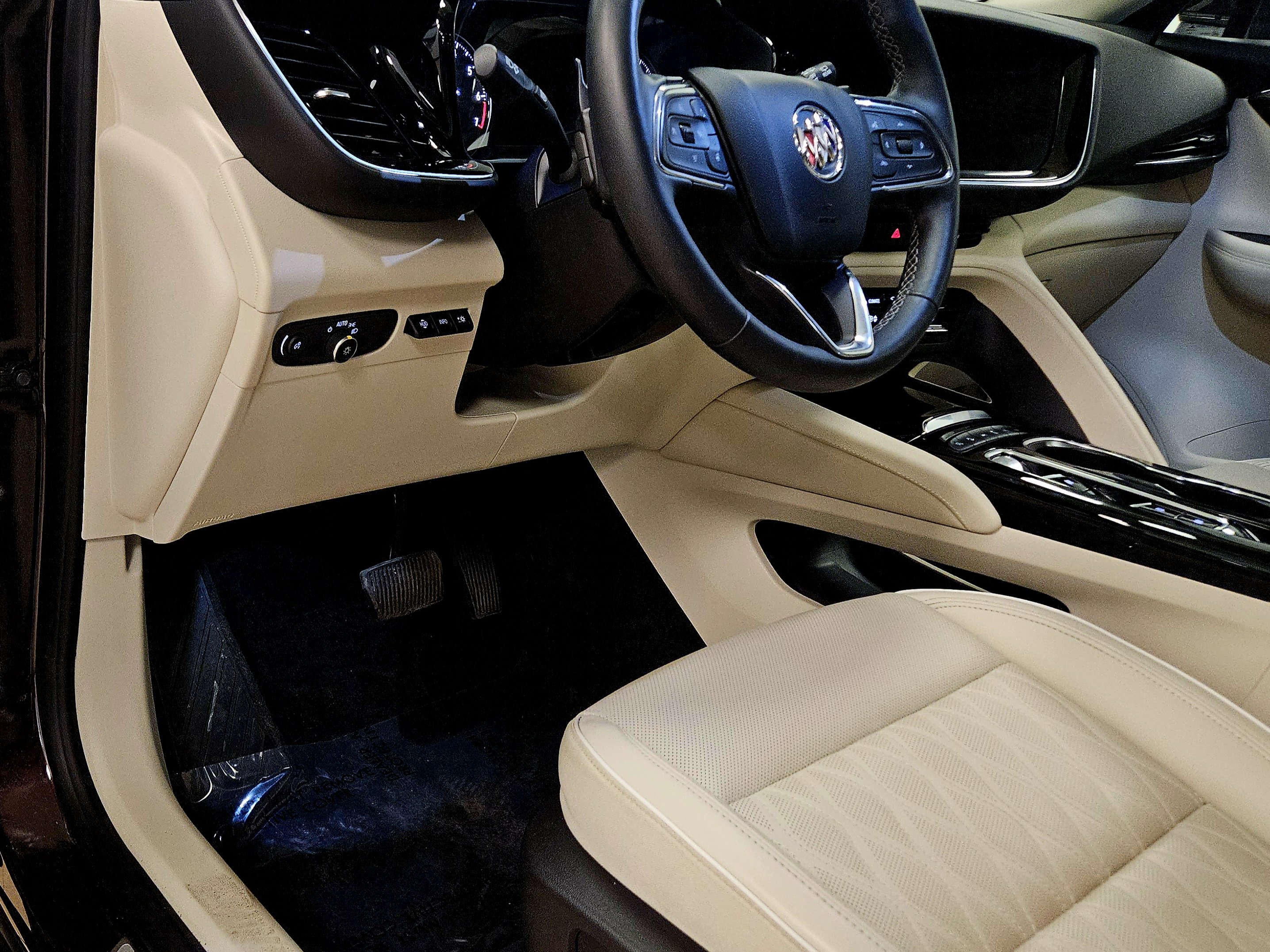 Used 2023 Buick Envision Avenir image 40