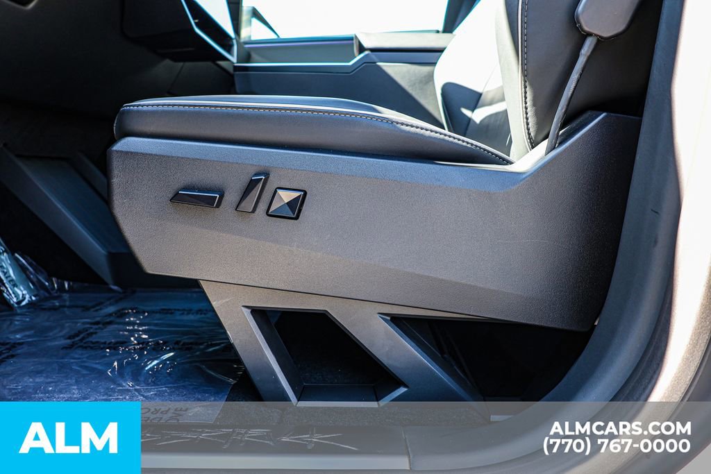 Used 2024 Tesla Cybertruck AWD Crew Cab image 23