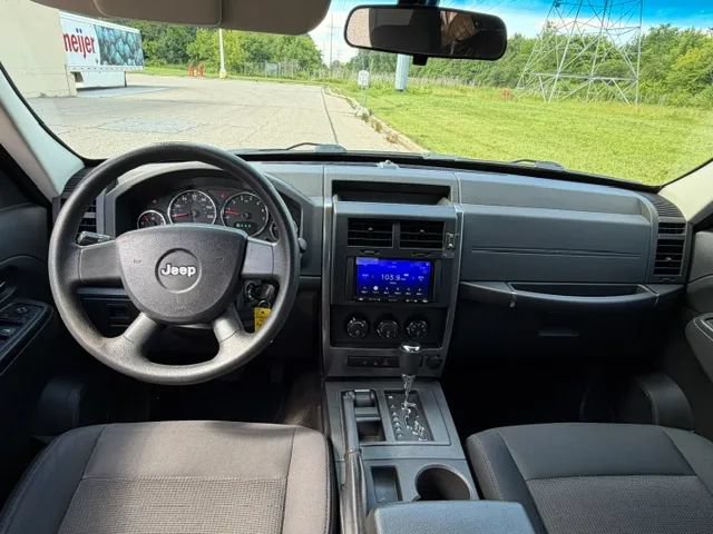 Used 2009 Jeep Liberty Sport AWD/4WD image 19
