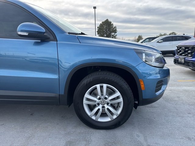 Used 2017 Volkswagen Tiguan S image 3