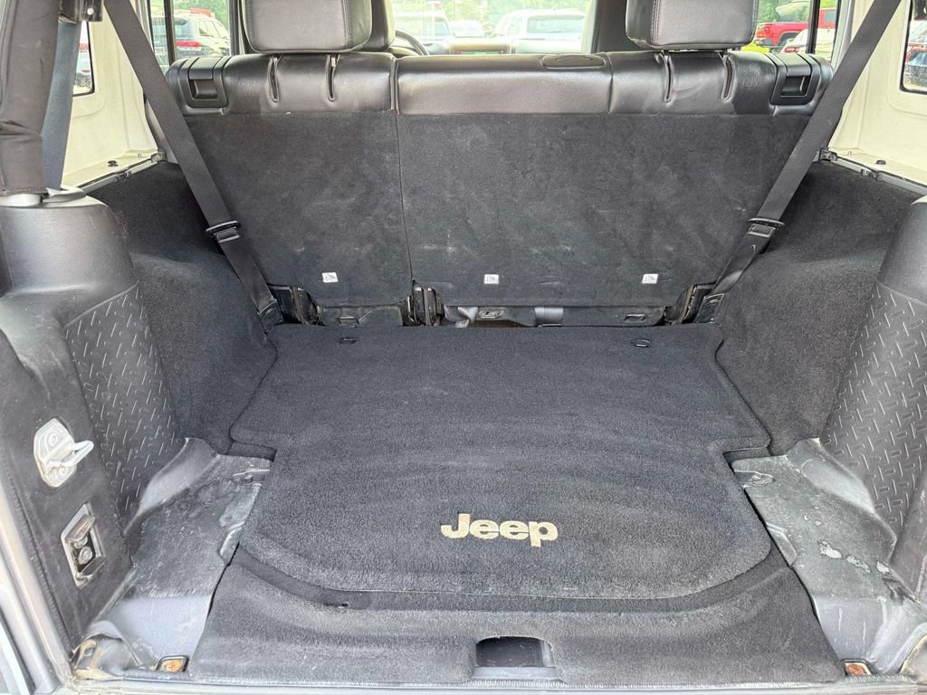 Used 2015 Jeep Wrangler Unlimited Sahara w/ Dual Top Group AWD/4WD image 10