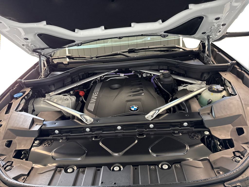 New 2026 BMW X5 sDrive40i image 11