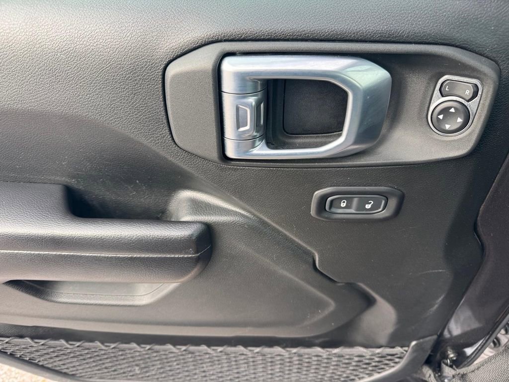 Used 2021 Jeep Wrangler Unlimited Sport image 19