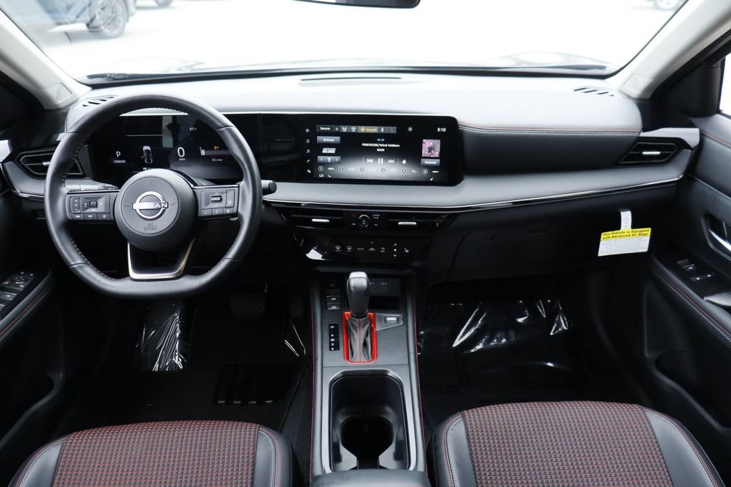 Used 2025 Nissan Kicks SR w/ SR Premium Package AWD/4WD image 23