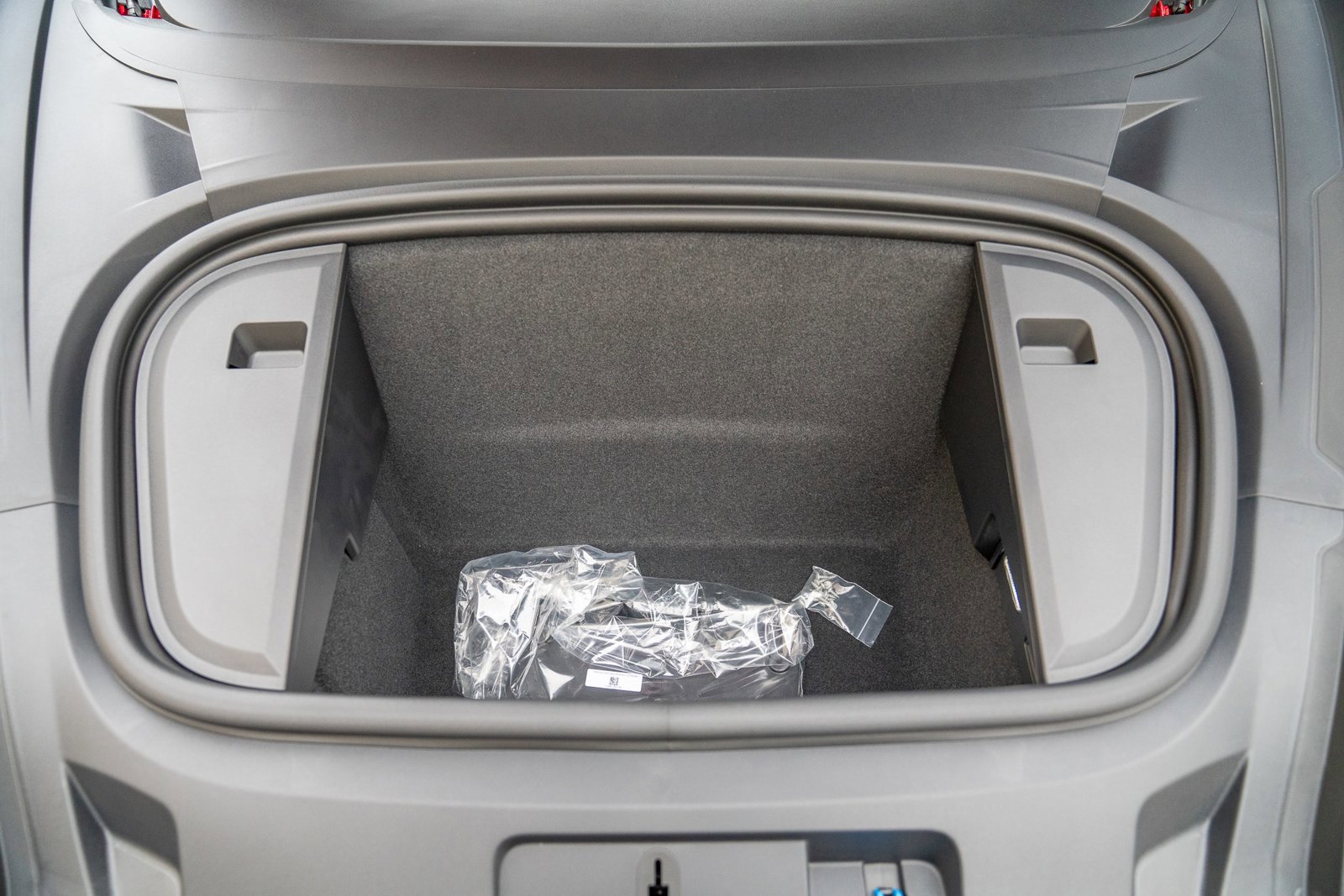 Used 2025 Porsche Taycan image 24