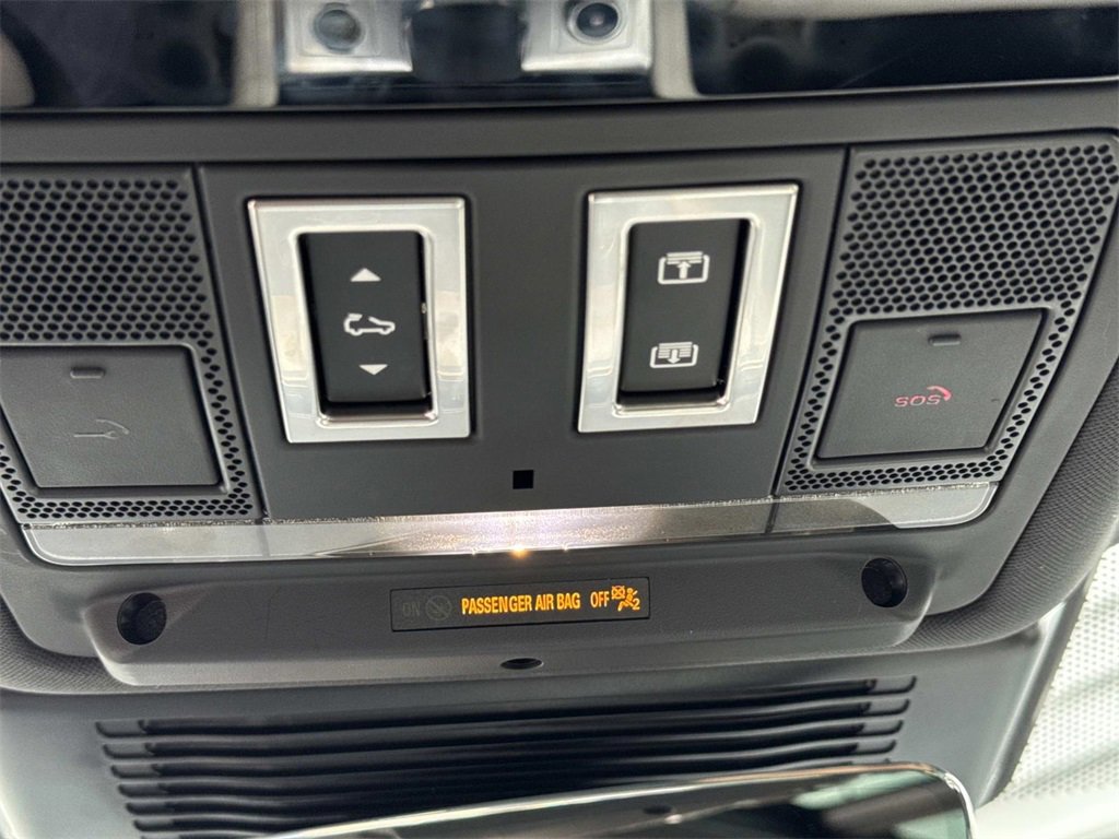 Used 2025 Jaguar F-PACE R-Dynamic S image 21