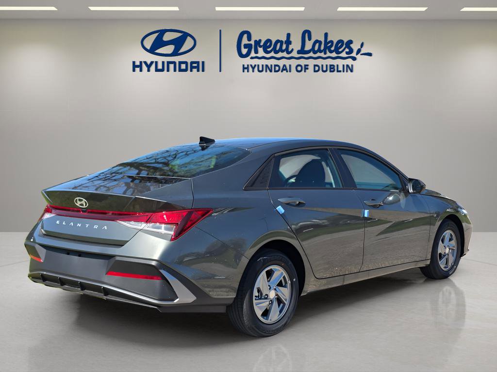 New 2026 Hyundai Elantra SE image 6