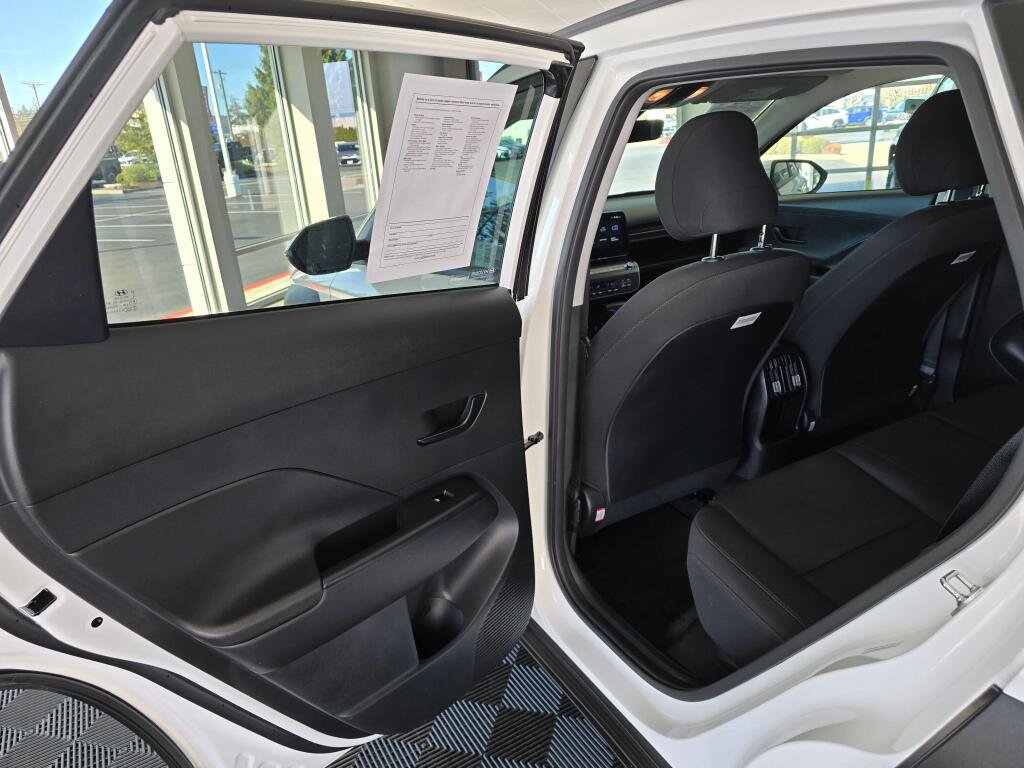 Used 2024 Hyundai Kona SEL image 36