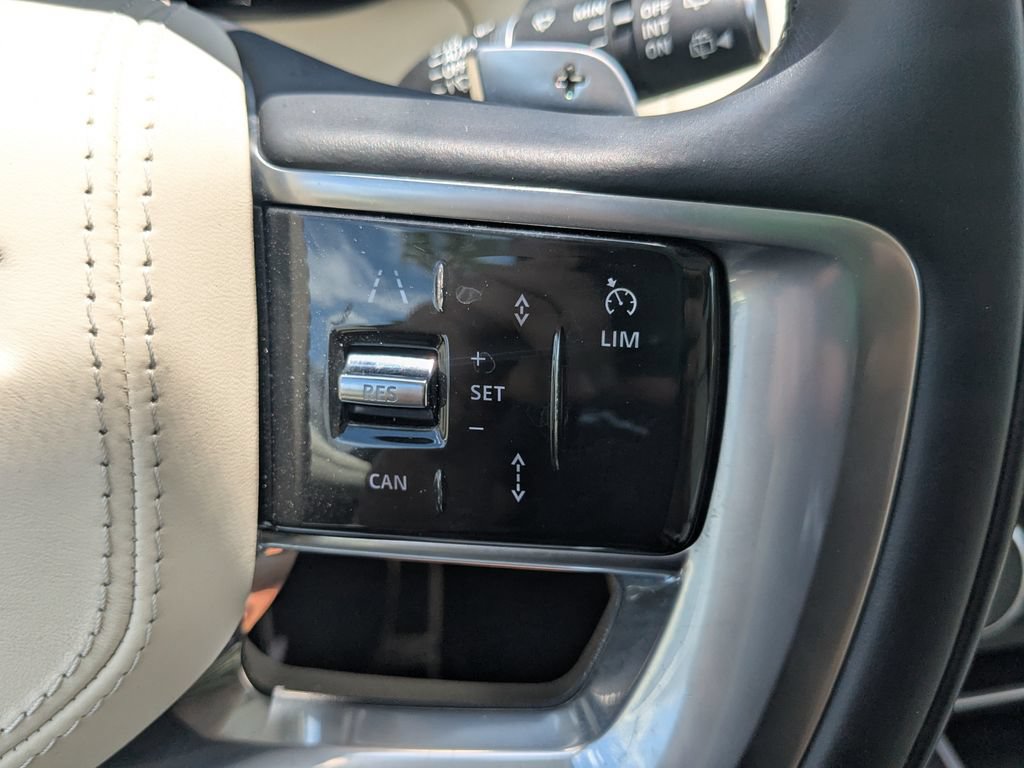 Used 2023 Land Rover Range Rover SE AWD/4WD image 12