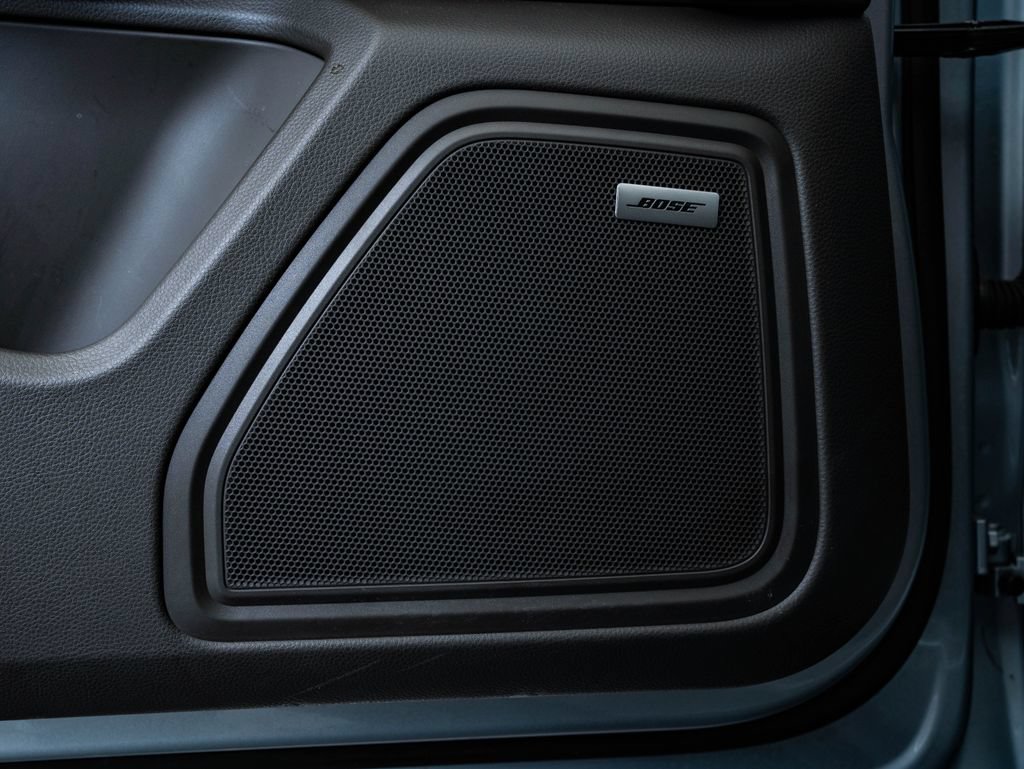 Certified 2025 Porsche Macan AWD/4WD image 26