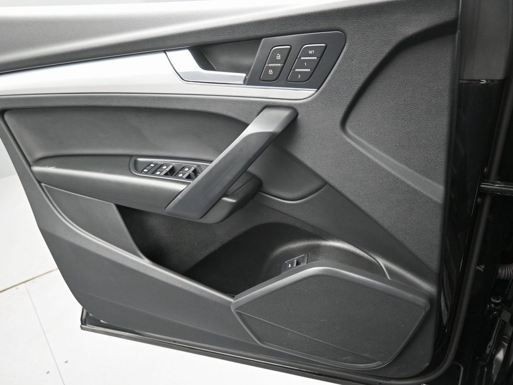 Used 2025 Audi Q5 2.0T Premium image 25