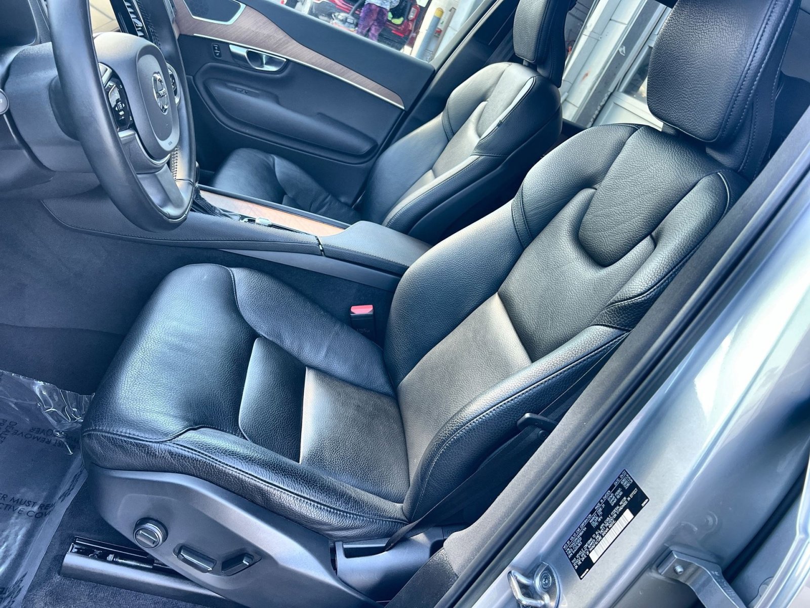 Used 2022 Volvo XC90 T6 Momentum w/ Climate Package image 13