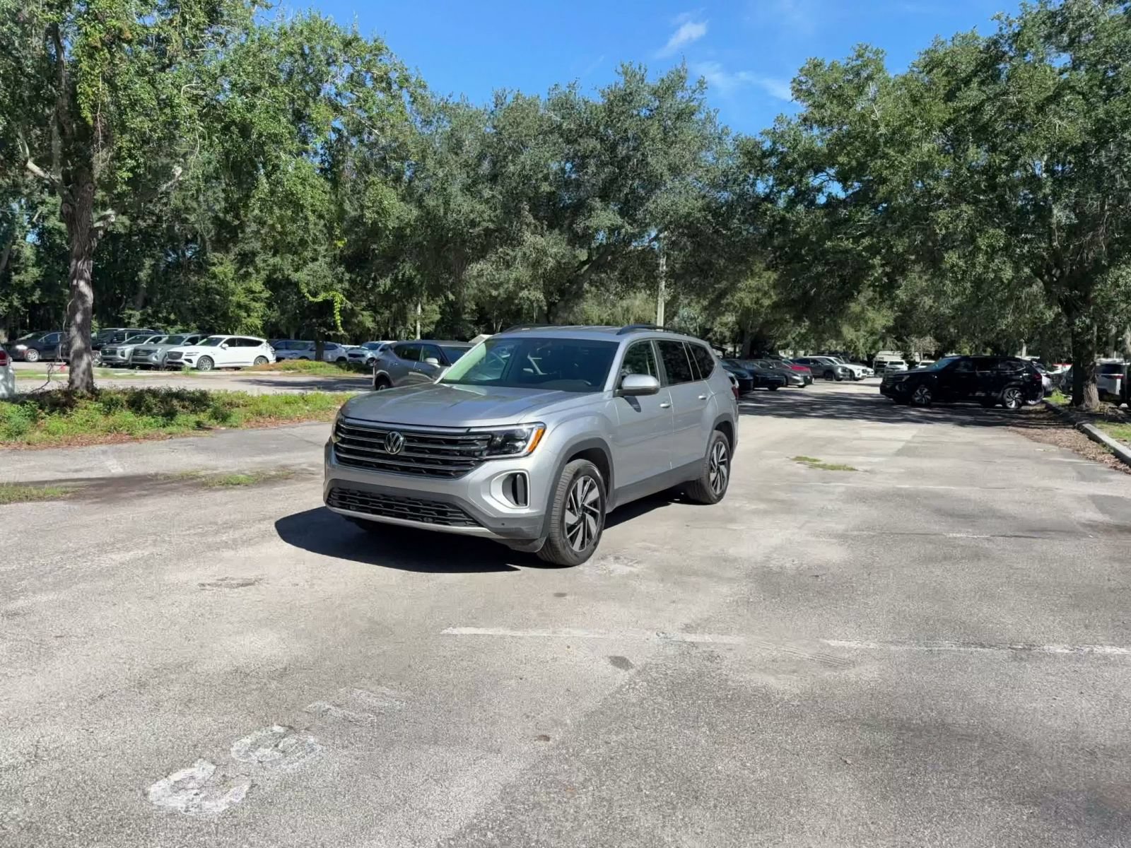 Used 2026 Volkswagen Atlas SE FWD image 6