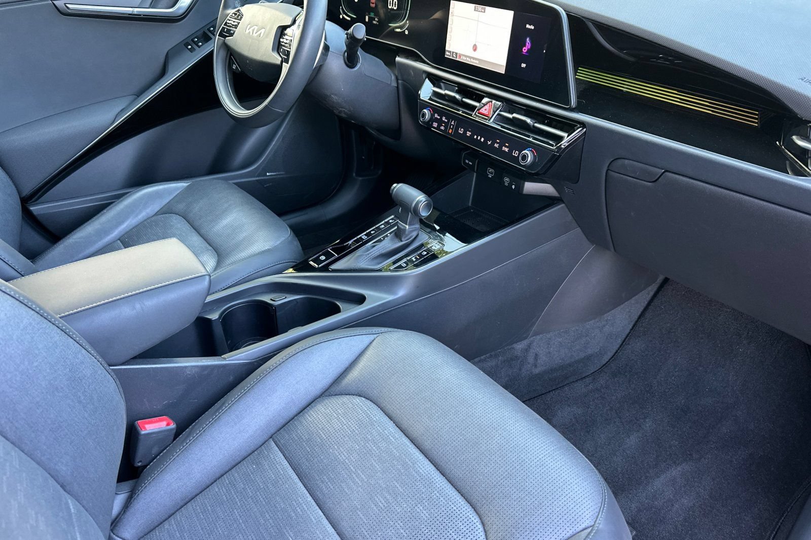 Certified 2024 Kia Niro FWD image 13