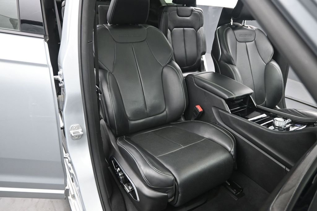 Used 2023 Jeep Grand Cherokee L Overland w/ Advanced Protech Group III AWD/4WD image 21