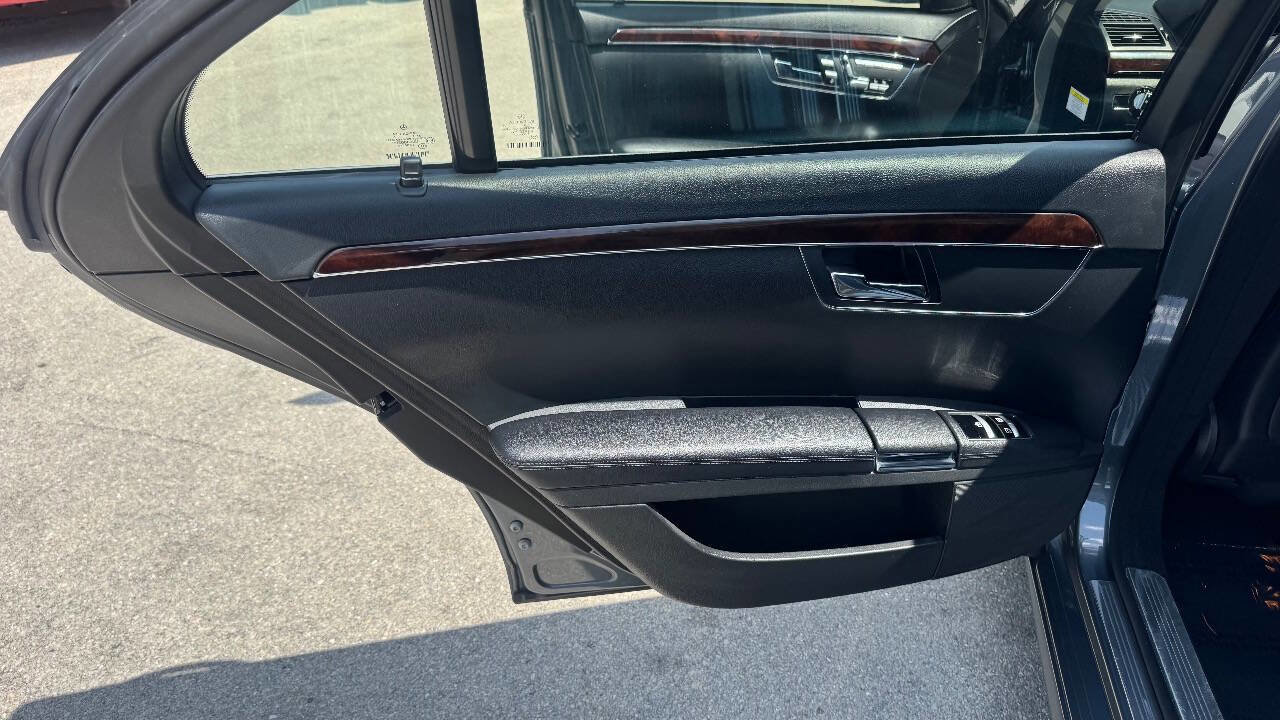 Used 2011 Mercedes-Benz S 550 4MATIC image 17