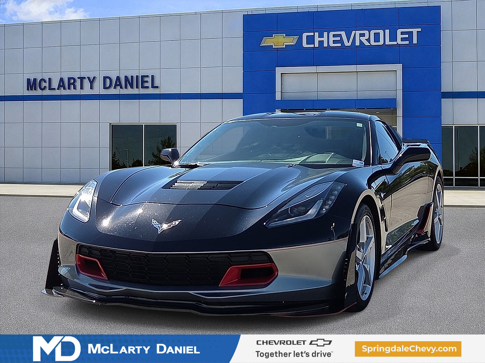 Used 2015 Chevrolet Corvette Stingray Coupe RWD image 2