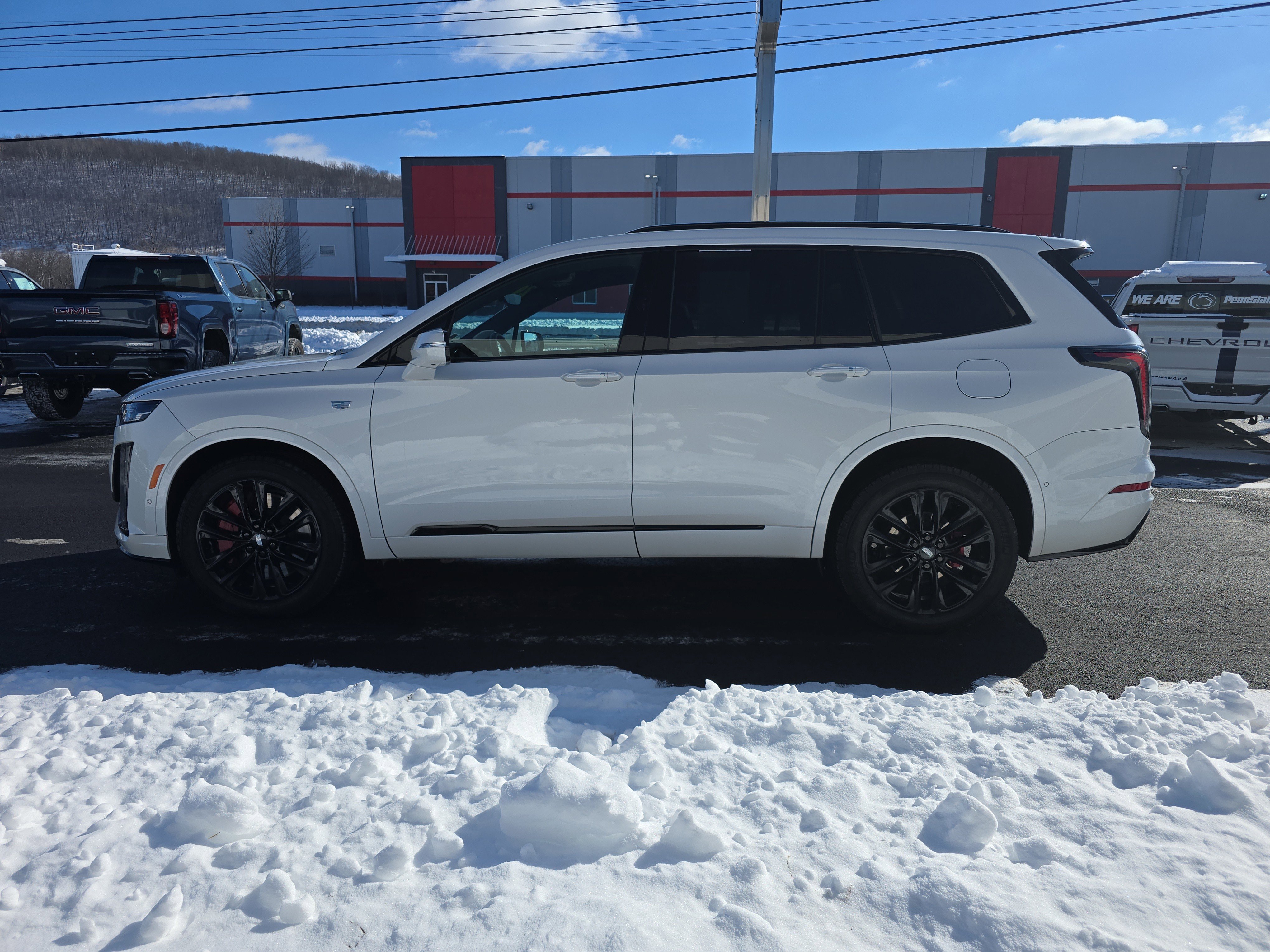Used 2024 Cadillac XT6 Sport w/ LPO, Onyx Lite Package image 7