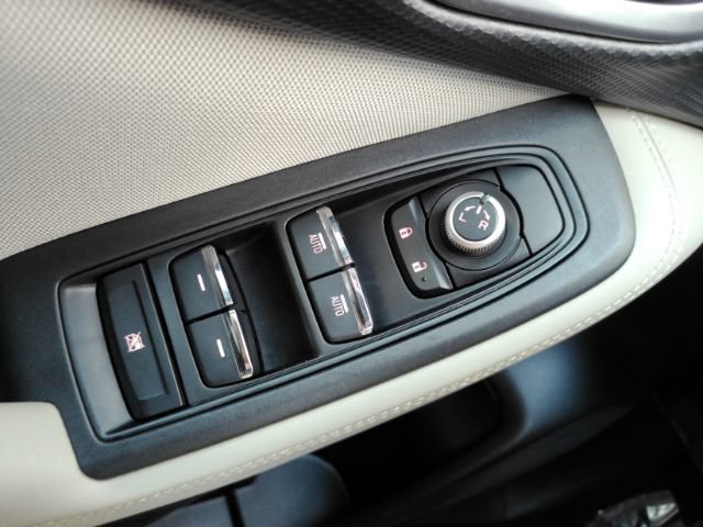 Used 2020 Subaru Forester Premium AWD/4WD image 32